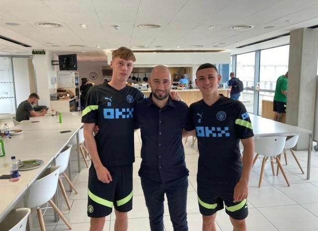 1666716344024030341.jpg xierzi.jpg